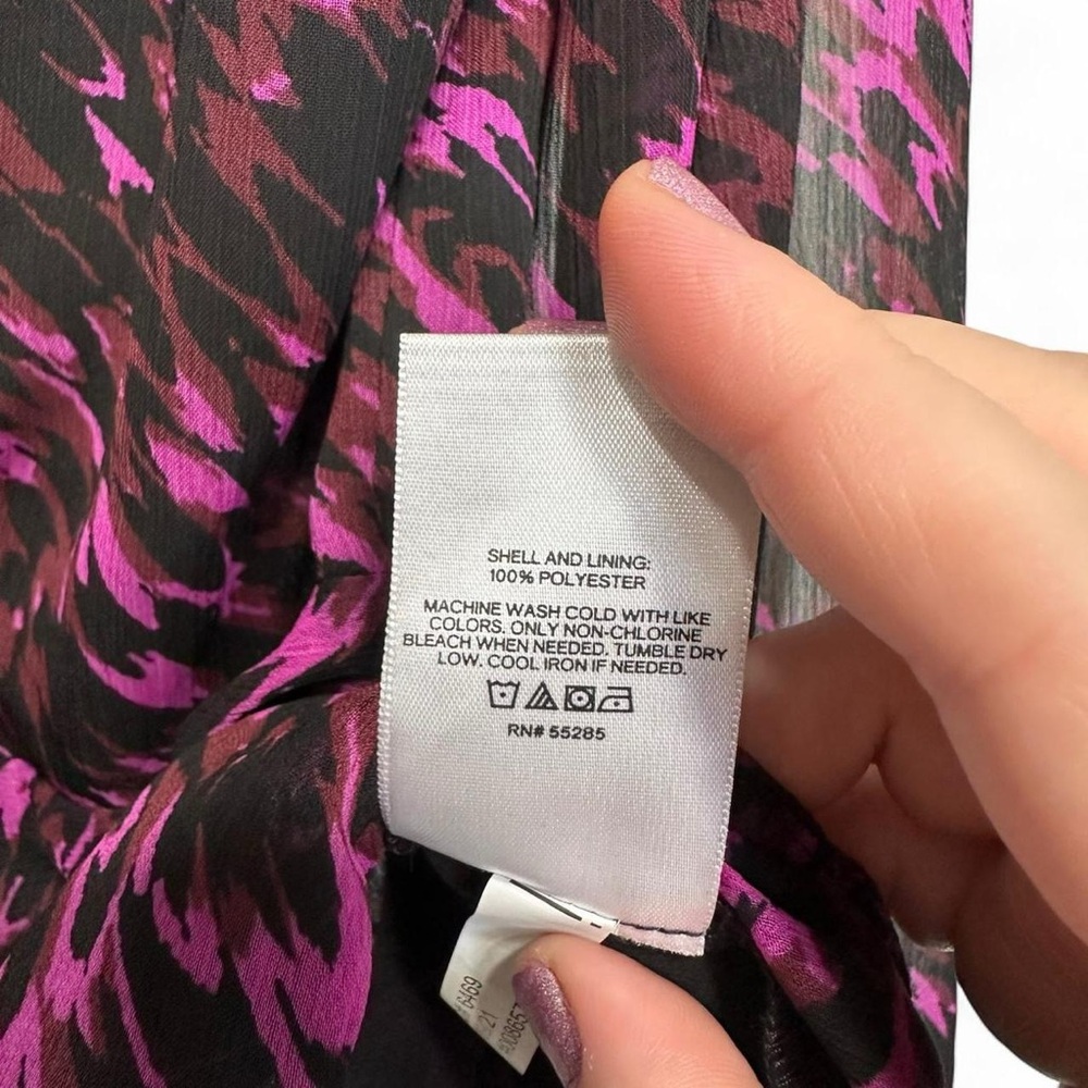 Express Women's Top with Black and Pink Pattern - Picture 5 of 8